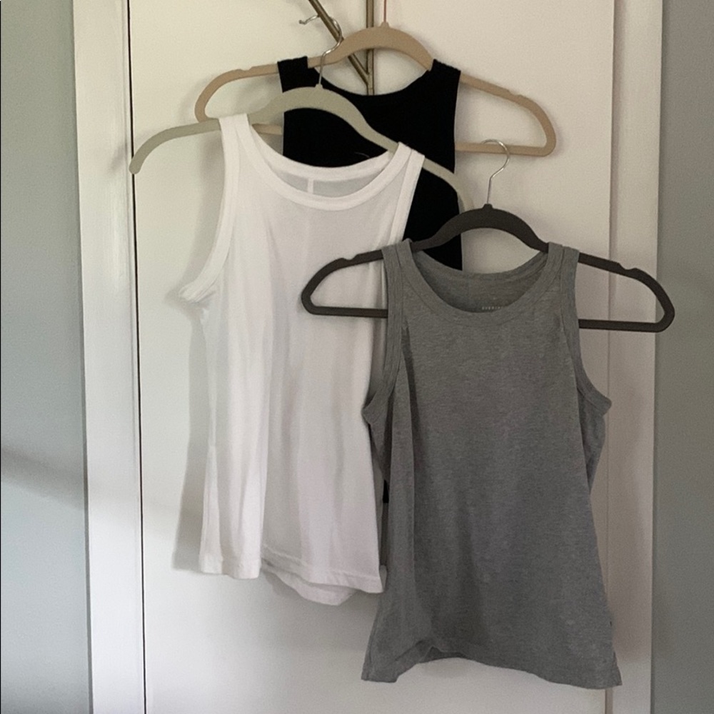 Everlane Tanks XS (bundle of 3)